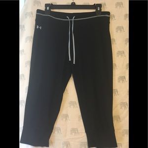 Under Amour Capri sweatpants EUC!!